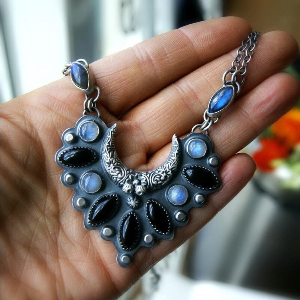 💎🔷 Elegant Silver, Onyx & Moonstone Necklace